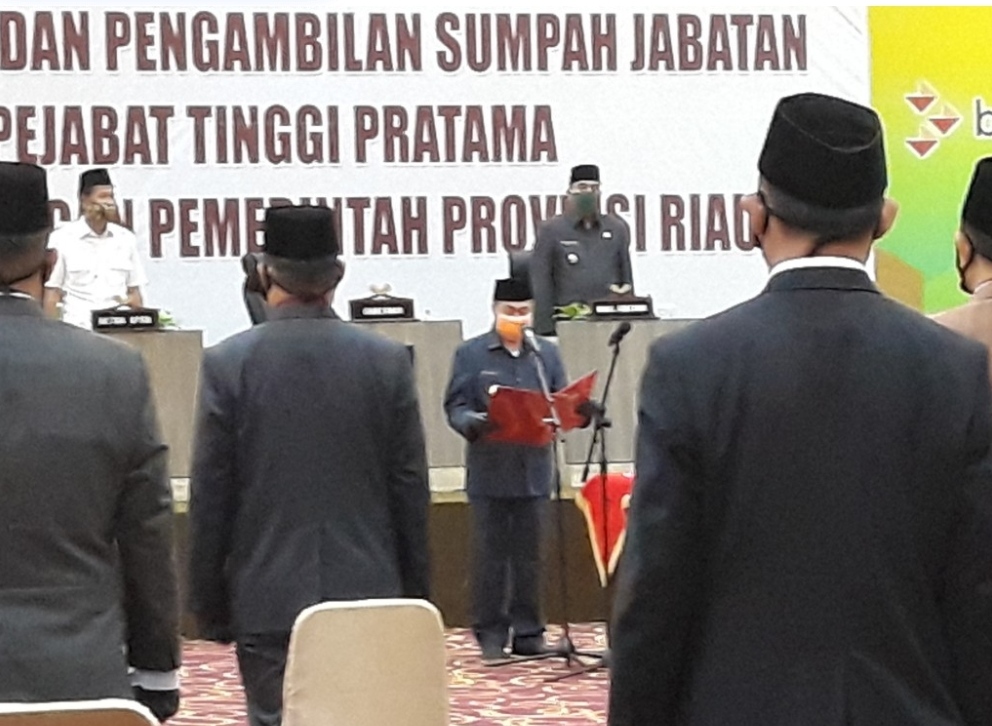 Dilantik Bersama 20 Pejabat Eselon II, Sah, Muflihun Jabat Sekwan DPRD Riau 