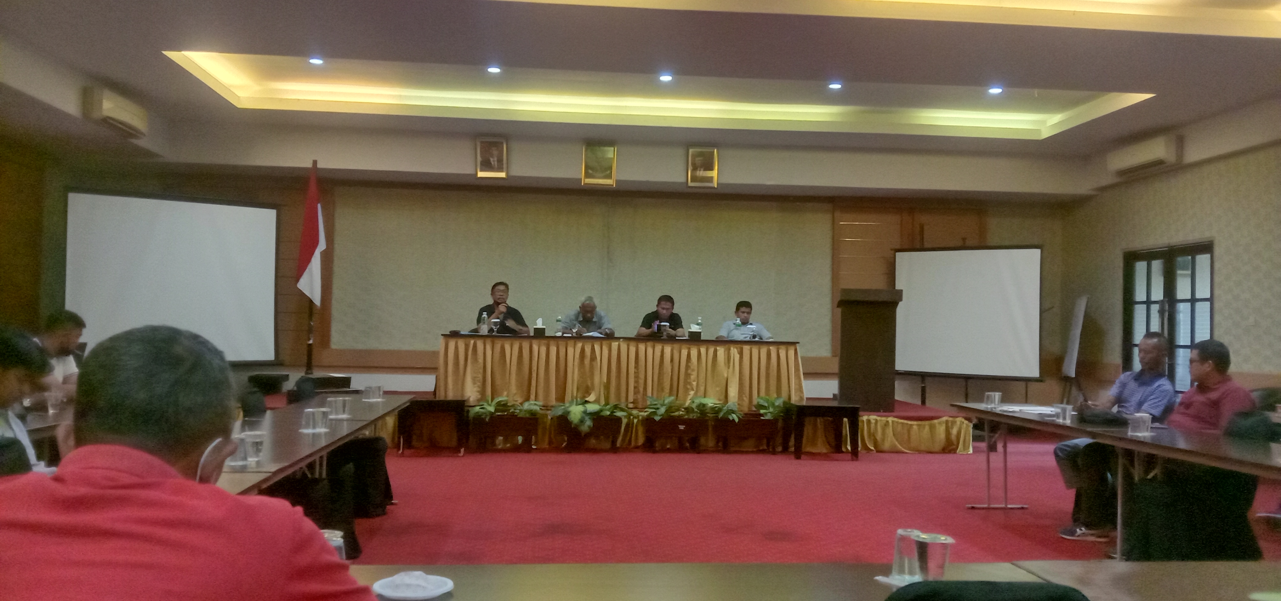 Jelang Kick Off Suratin, Asprov PSSI Riau Gelar Manager Meeting 