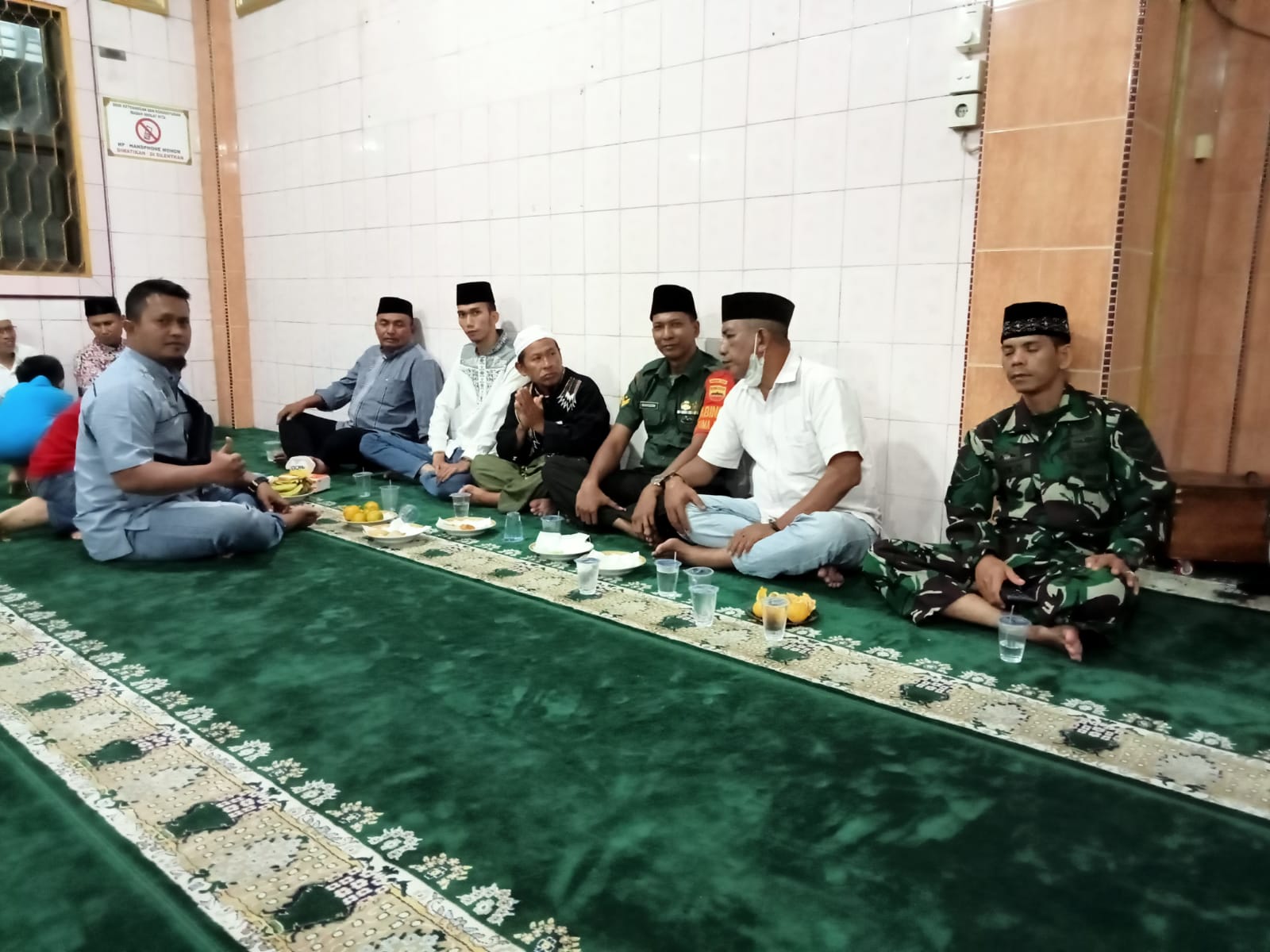 Babinsa Hadiri Peringatan Maulid Nabi Muhammad SAW di Masjid Nur Hidayah 