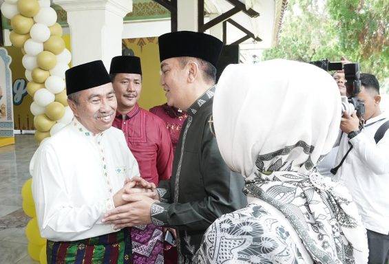 Gubernur dan Wagub Riau Gelar Open House