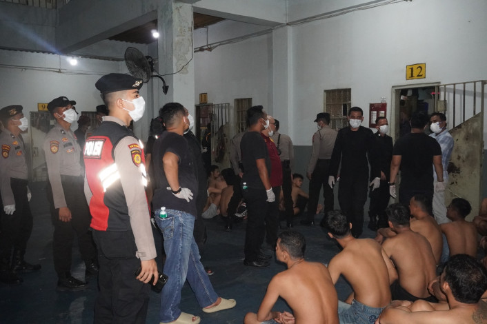 Ratusan Personel Gabungan 'Bersih-bersih' Rutan Pekanbaru
