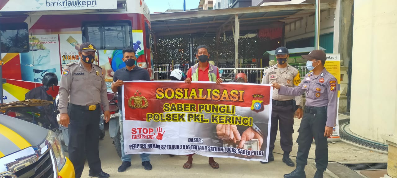 Giat Saber Pungli, Personil Polsek Pangkalan Kerinci Gencar Sosialisasi