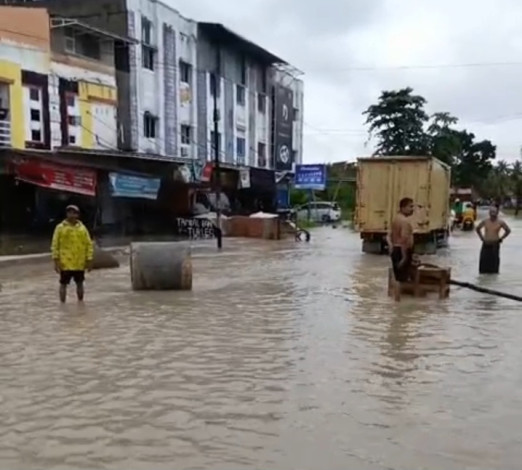 Sejumlah Titik Banjir di Pekanbaru Mencapai Setengah Meter