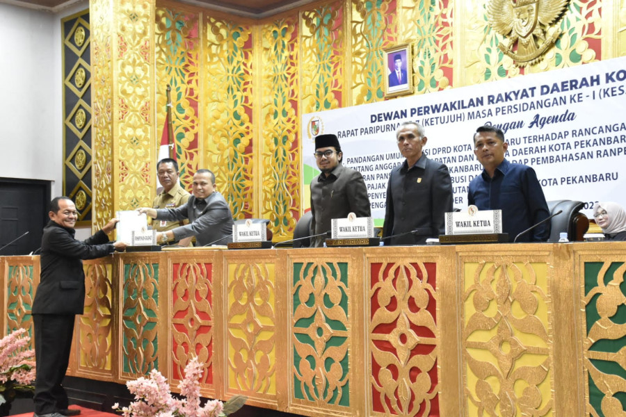 Tujuh Fraksi DPRD Pekanbaru Sampaikan Pandangan Umum Rapat Paripurna
