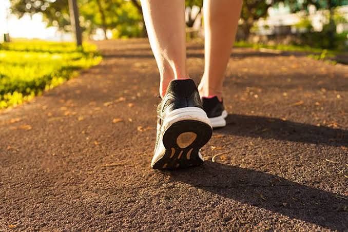 Ini 4 Manfaat Tak Disangka saat Rajin Jalan Kaki 10 Ribu Langkah Sehari