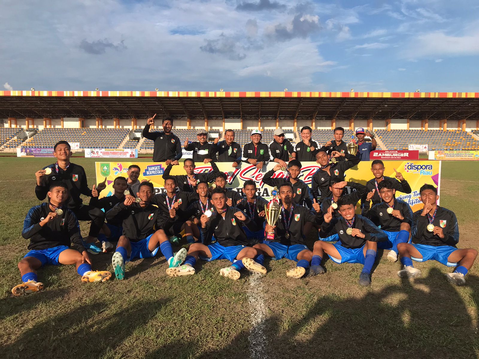 Kalahkan Bengkalis 1-0, Tim Sepakbola Popda Pekanbaru Sabet Medali Emas