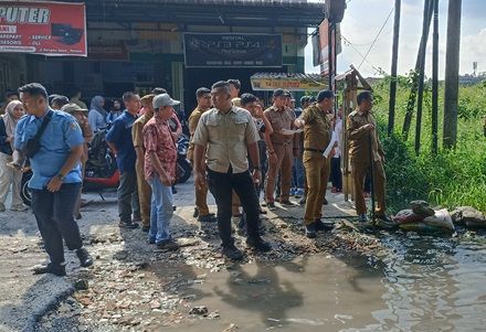 Pj Walikota Tinjau Jalan Taman Karya dan Bangau Sakti, Maret Mulai Perbaiki Drainase