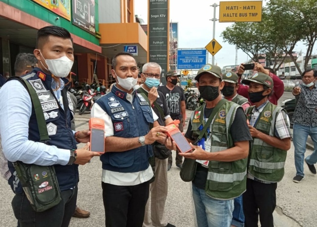 Targetkan 500, PT YSM baru Sediakan 11 Alat EDC untuk Jukir di Pekanbaru