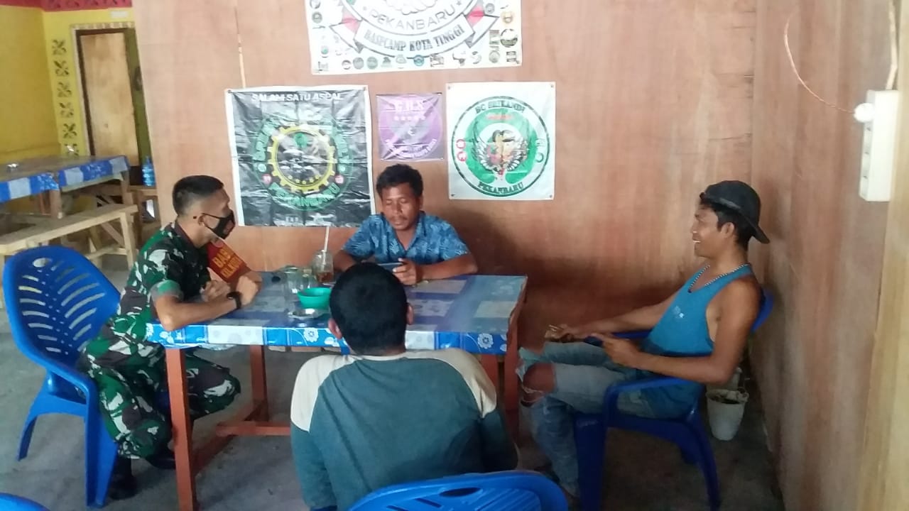 Komsos, Serka TM Sihite Imbau Warga Jaga Kamtibmas dan Prokes 