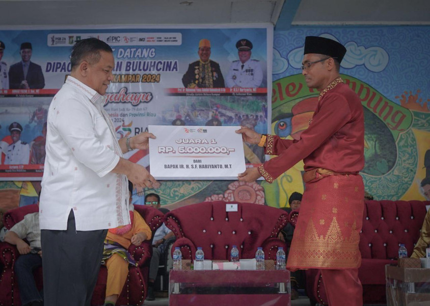 Warga Desa Buluh Cina Gelar Pacu Sampan, Sekdaprov Riau Apresiasi Potensi Wisata Lokal