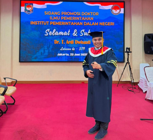 Bertepatan HUT ke-242 Pekanbaru, Camat Marpoyan Damai Raih Gelar Doktor