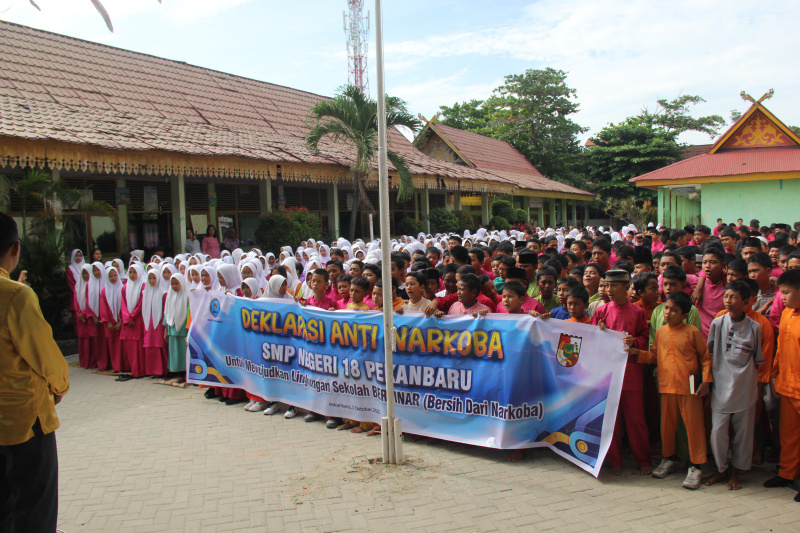1.637 Siswa Bersama BNN Pekanbaru  Deklarasi Anti Narkoba
