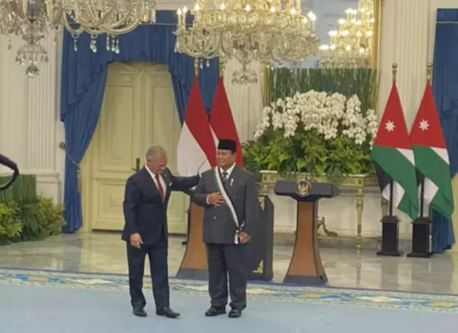 Prabowo Terima Penghargaan Tertinggi dari Raja Yordania Abdullah II