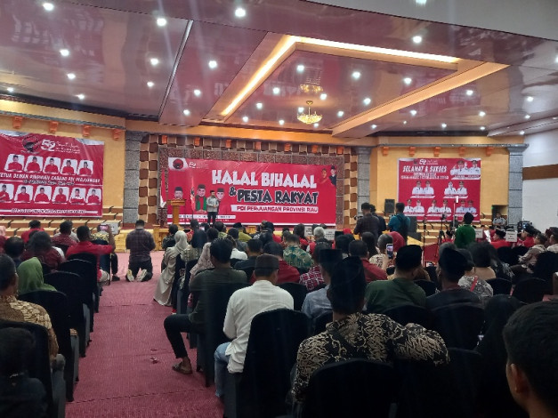 Abdul Wahid Hadiri Acara Halal Bihalal PDI-P Riau