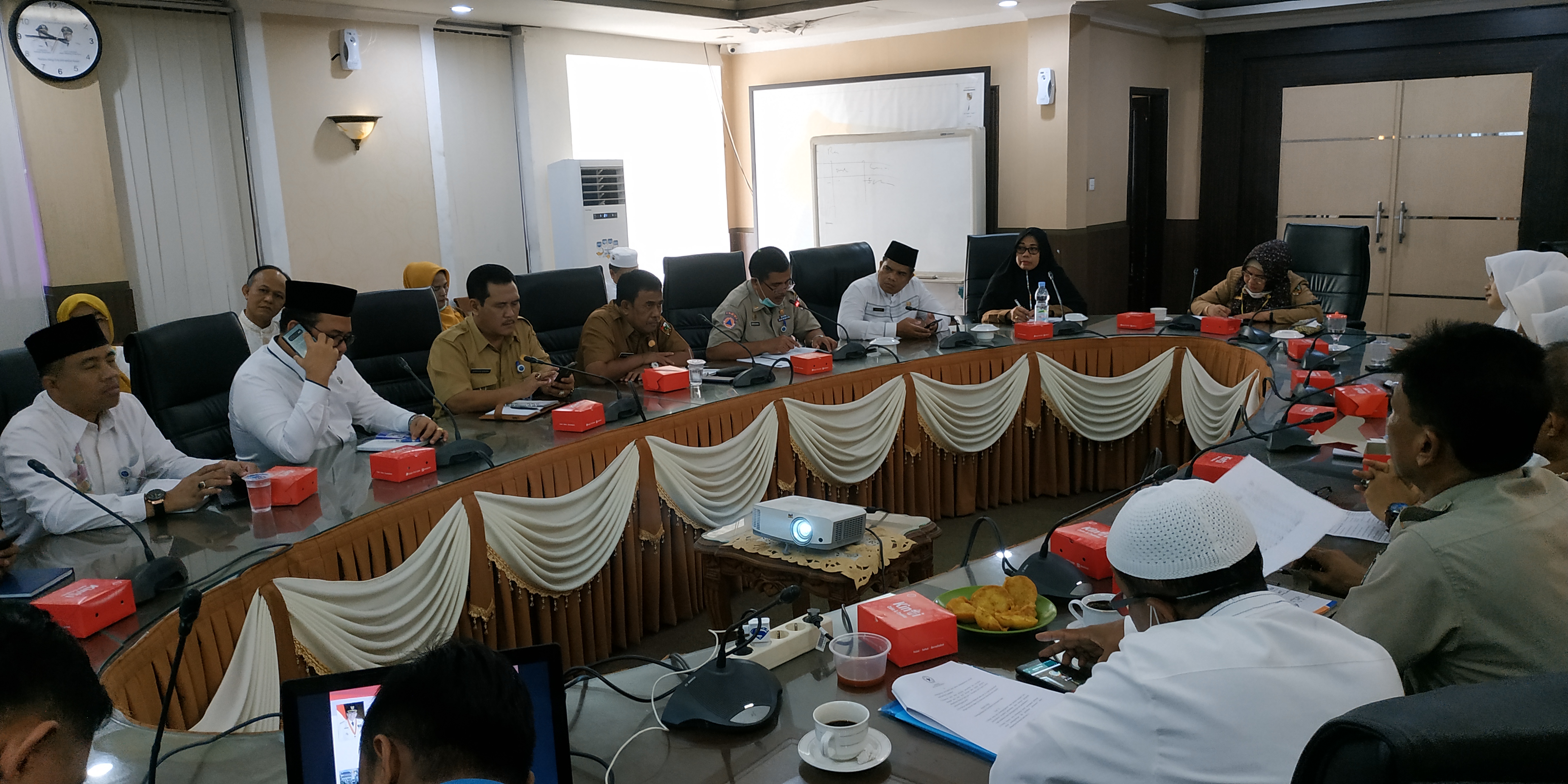 Rapat Tindak Lanjut Penetapan Darurat Pencemaran Udara Hanya Dihadiri 6 Camat