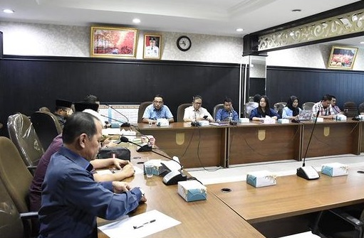 Komisi I Minta Apjatel Segera Rapikan Kabel Provider di 14 Ruas Jalan Pekanbaru