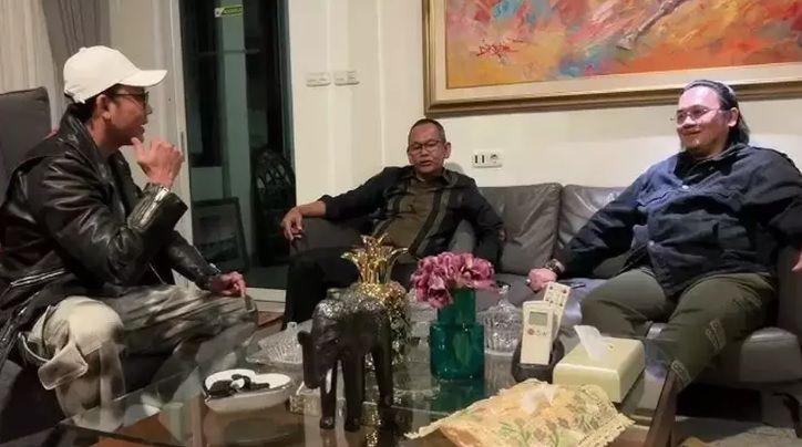 Diancam Pemukulan, Denny Sumargo Langsung Sambangi Rumah Farhat Abbas