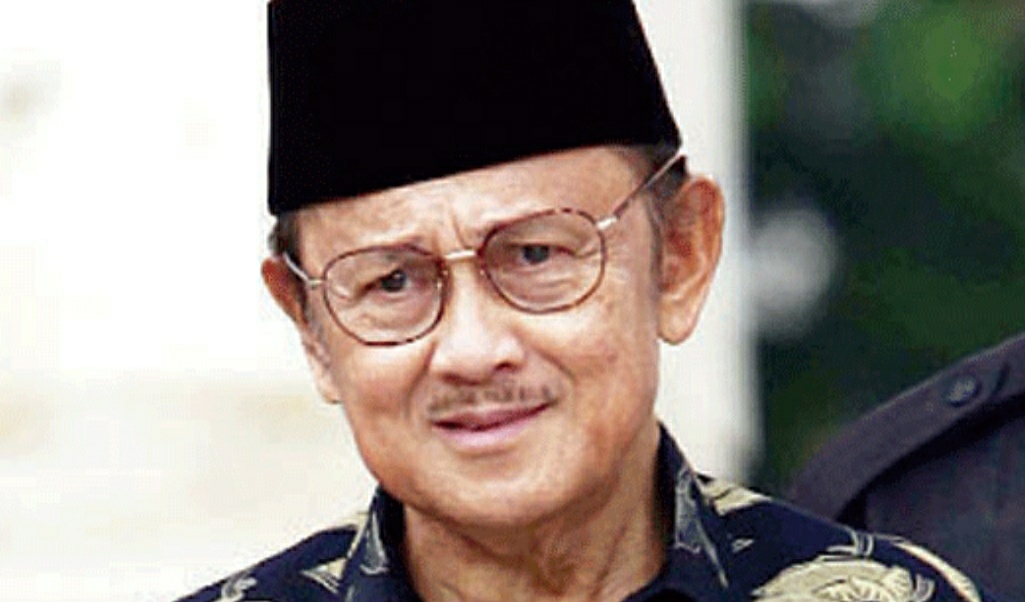 Masih Terbaring Sakit, Keluarga BJ Habibie Memohon Doa