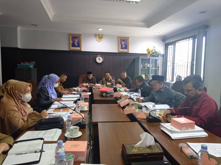 Hearing Disdukcapil, Komisi I DPRD Pekanbaru Minta Jemput Bola Pengurusan E-KTP