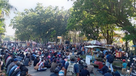 Unjuk Rasa di DPRD Riau, Ratusan Warga Terdampak Penertiban Satgas PKH Tolak Relokasi
