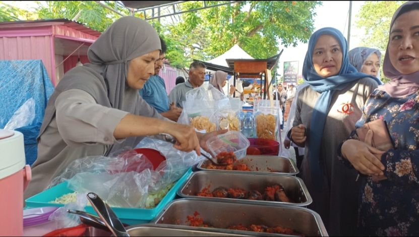 BBPOM Pekanbaru dan Pemko Lakukan Uji Lab Takjil di Pasar Ramadan