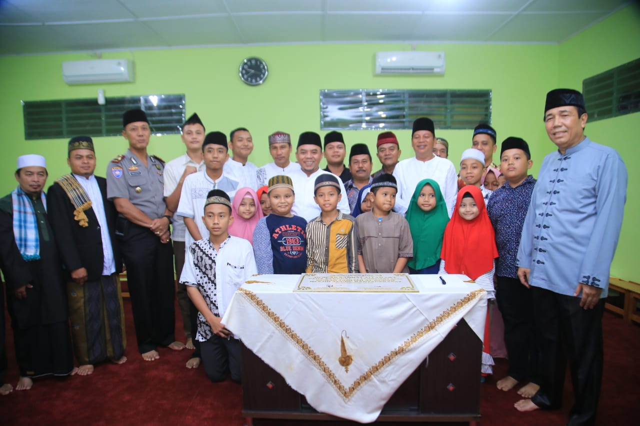 Pemkab Labuhanbatu Berikan Beasiswa Enam  Mahasiswa  ke Mesir dan Yaman