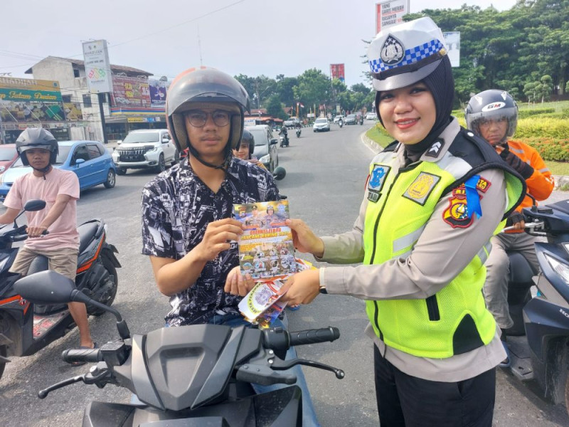 Polresta Pekanbaru Edukasi Keselamatan Masyarakat Tertib Berlalulintas