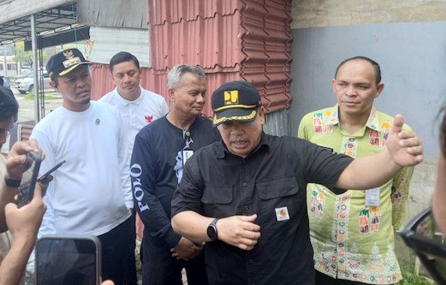 Mobil Sedot Lumpur Mulai 'Action' di Pekanbaru