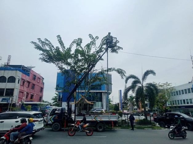 Banyak Lampu Jalan Mulai Redup dan Mati, Dishub Pekanbaru Lakukan Perawatan Bertahap