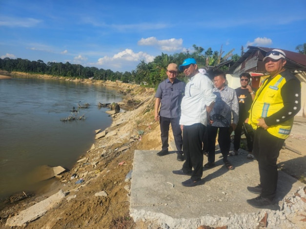 Boyong BWS, Syahrul Aidi Tinjau 11 Titik Rawan Longsor di Sepanjang Sungai Kampar