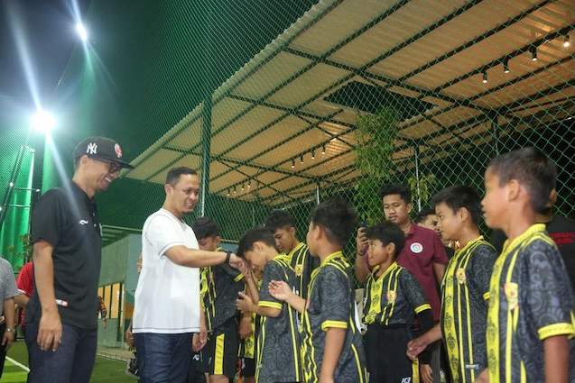 Walikota Pekanbaru Resmikan Lapangan Mini Soccer Benecia Arena