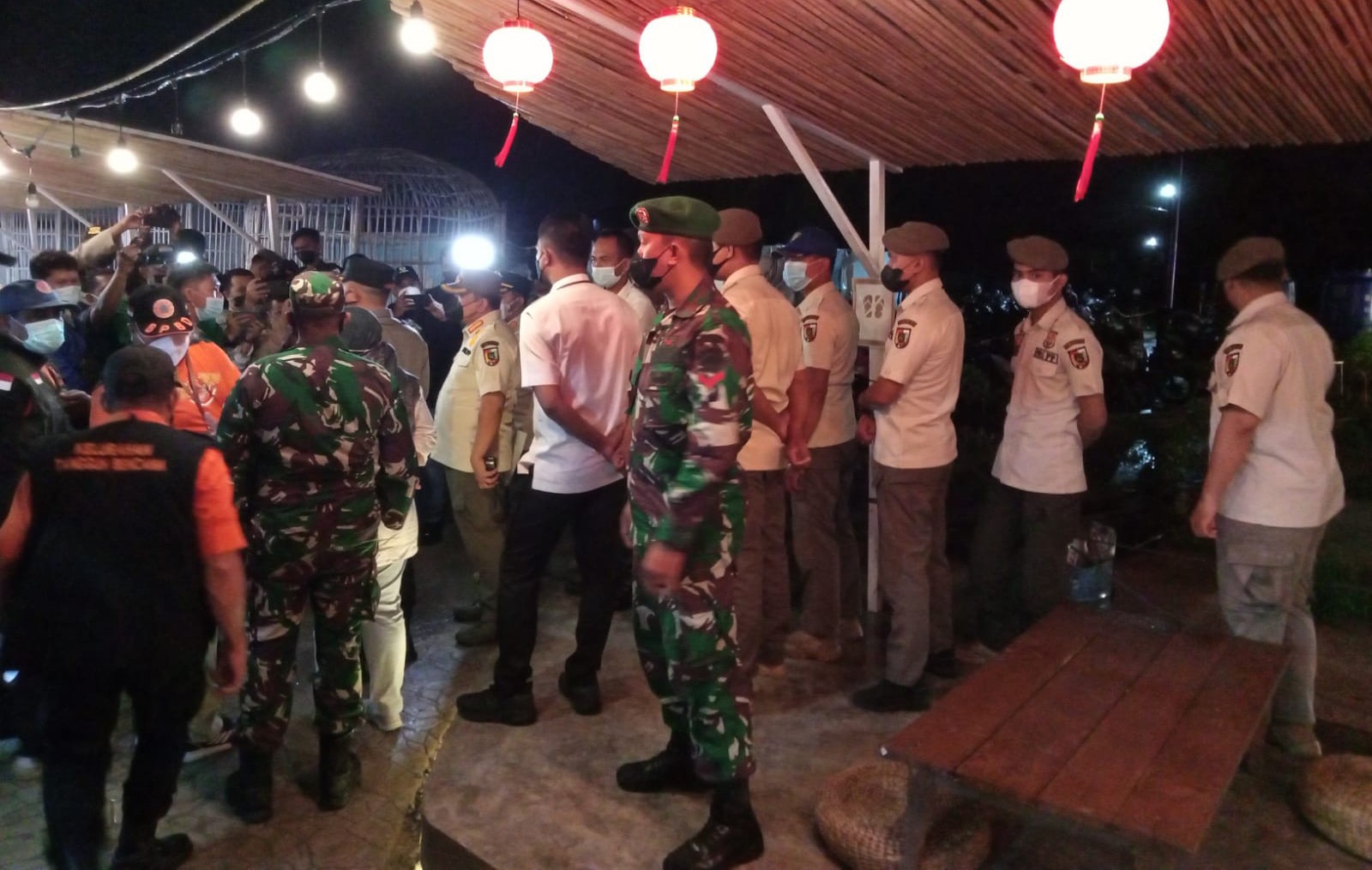 Babinsa -Brimob Polda Riau Gelar Patroli Bersama