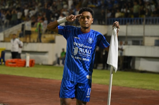 Asir Asiz Tepis Rumor Merapat ke Persija