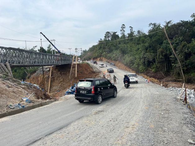 Perbaikan Digesa, Arus Jalan Lintas Riau-Sumbar di Km 106 Tanjung Alai Lancar