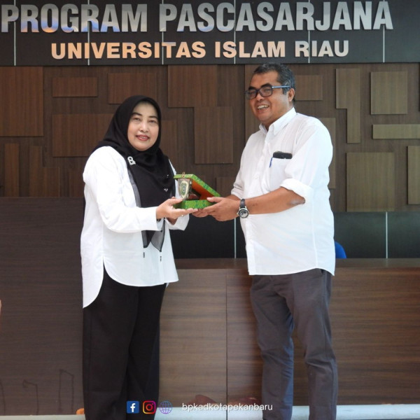 Kepala BPKAD Pekanbaru Teken Perjanjian Kerjasama dengan Program Pasca Sarjana UIR
