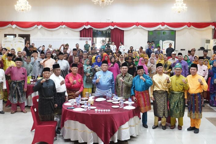 Hadiri Milad ke-26 FKPMR, Pj Gubri Ajak Tokoh Masyarakat Riau Bersinergi
