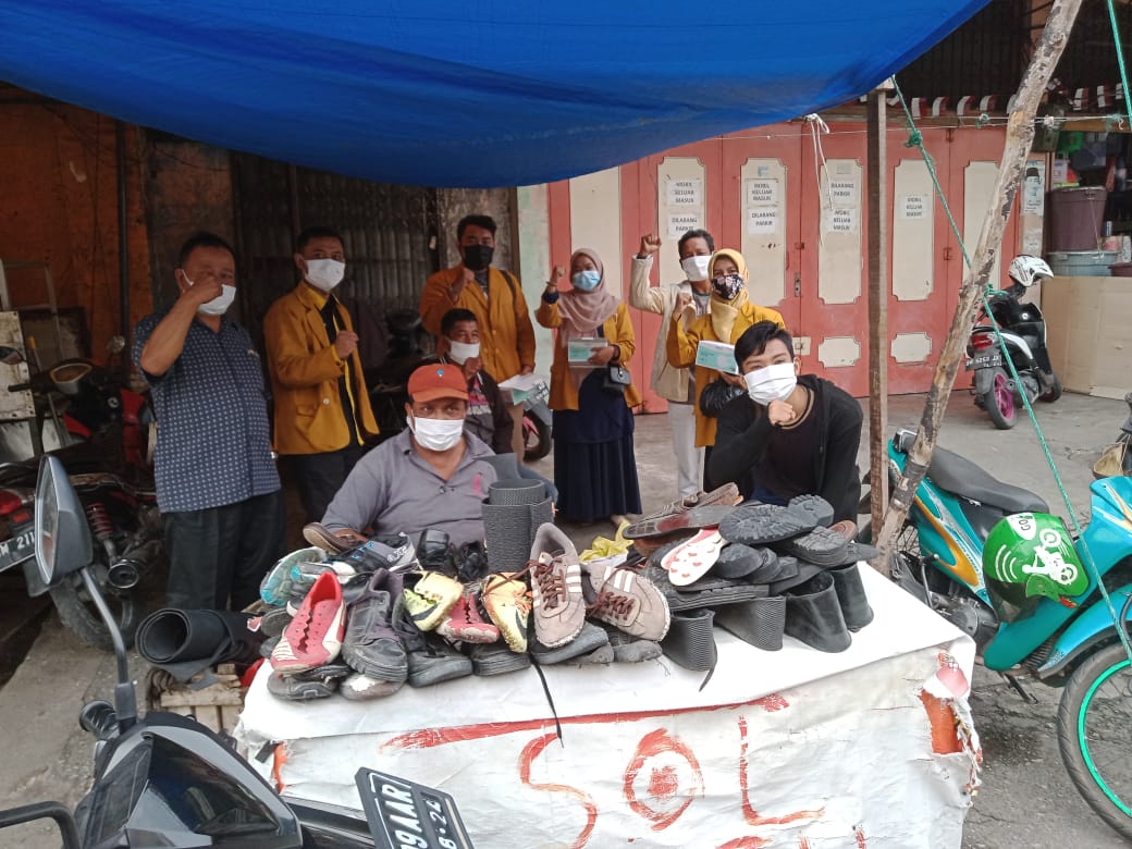 Ikatan Pelajar Muhammadiyah Bagikan Ribuan Masker ke Tiga Pasar di Pekanbaru