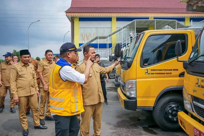 Pemko Pekanbaru Dapat Bantuan Mobil Penyedot Lumpur, DPRD: Harus Dimaksimalkan
