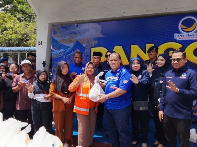 NasDem Riau Rayakan HUT ke-14 dengan Berbagi Sembako ke Masyarakat