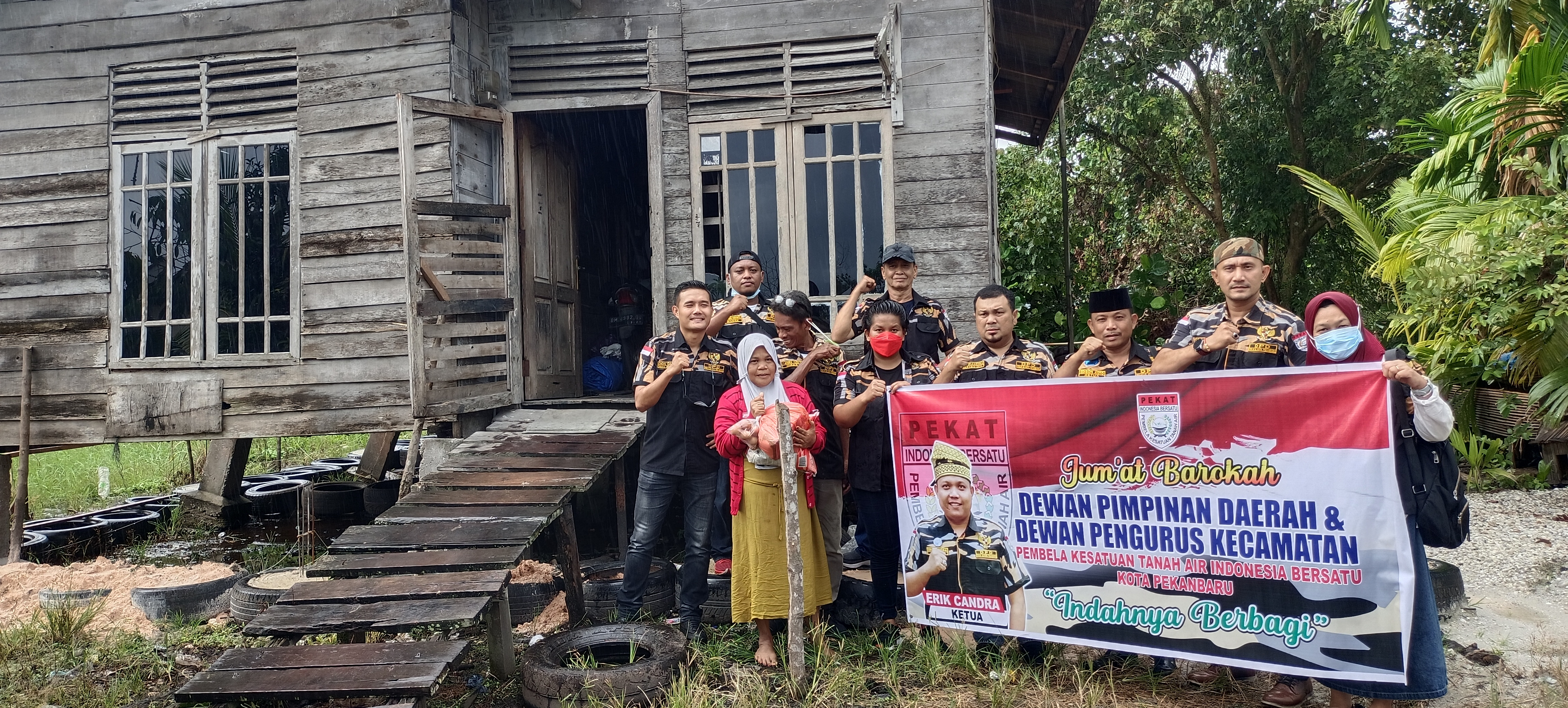 PEKAT IB Kota Pekanbaru  Peduli Kesejahteraan Masyarakat Kurang Mampu Melalui Program Jumat Barokah.