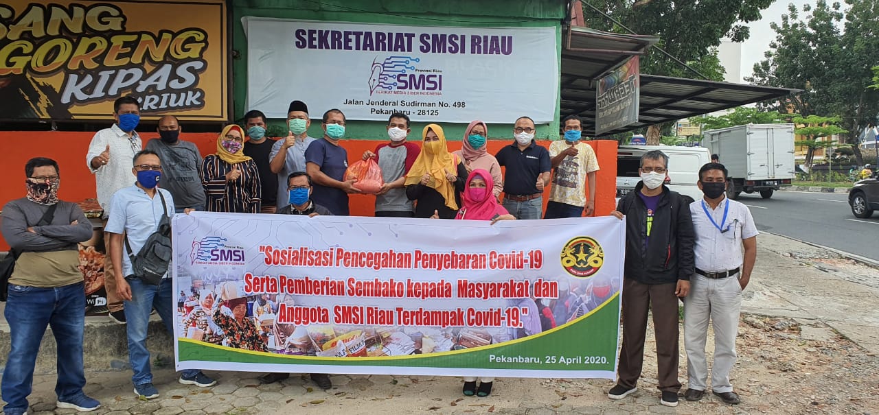 SMSI Riau Bagikan Paket Sembako ke Masyarakat dan Anggota Terdampak Covid-19 
