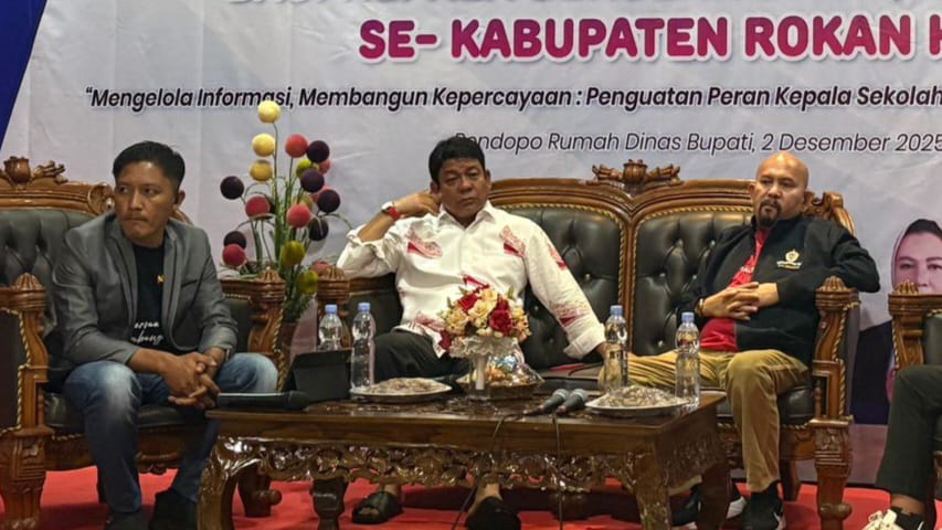 Ratusan Kepsek se Rohul Antusias Mengikuti Sosialisasi KIP, Zufra Irwan: Jangan Takut Diminta Informasi