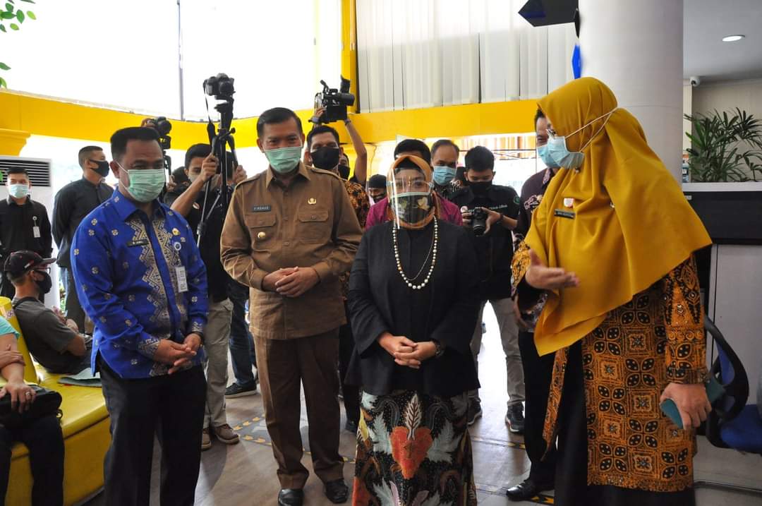 Pelayanan Administrasi di Disdukcapil Dipuji Deputi Pelayanan Publik Kemenpan-RB