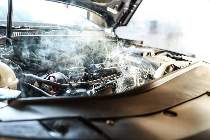 6 Cara Hindari Overheat Mobil Saat Macet
