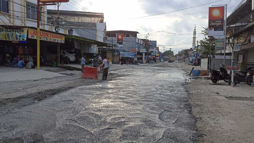 Perbaikan Jalan harus Jadi Prioritas Pemko Pekanbaru