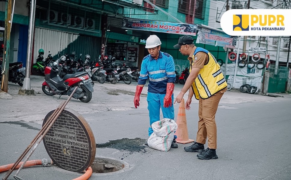 PUPR Pekanbaru Tinjau Laporan Warga Terkait Jaringan IPAL Meluap di Jalan Tengku Zainal Abidin