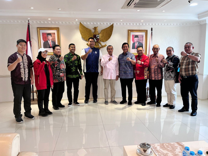 Bertemu Menpora, Gubri Syamsuar Sampaikan Kesiapan Riau Sebagai Tuan Rumah Porwil XI Sumatera