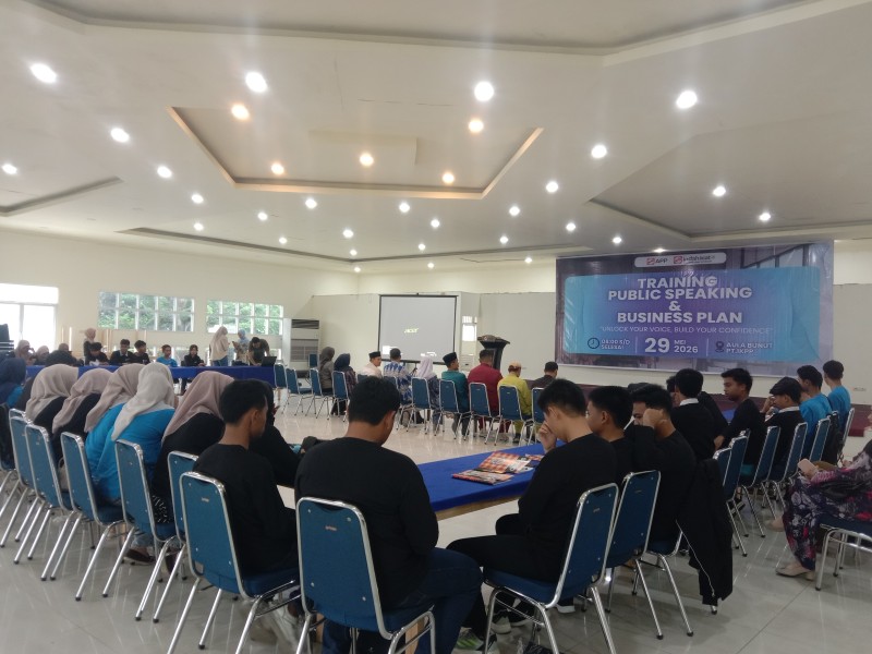 PT Indah Kiat Pulp & Paper Tbk Perawang Gelar Training Public Speaking dan Business Plan Bagi Gen-Z