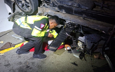 Tiga Penumpang Ambulans Tewas Usai Tabrak Trailer di Tol Pekanbaru-Dumai