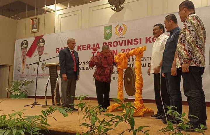 Buka Rapat Kerja KONI 2023, Wagubri: Berikan yang Terbaik, Seluruh Stakeholder Berkoordinasi dan Bersinergi